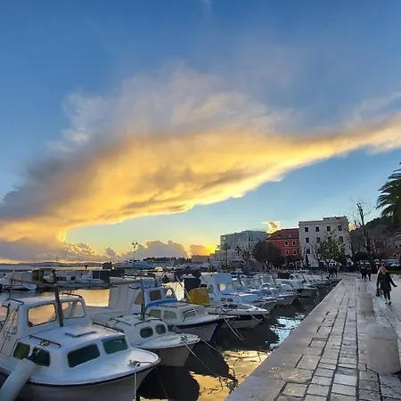 Zenta With Free Private Parking Split