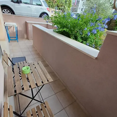 Zenta With Free Private Parking *