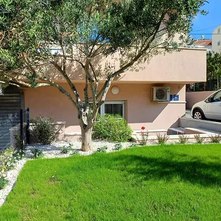 Zenta With Free Private Parking Apartamento